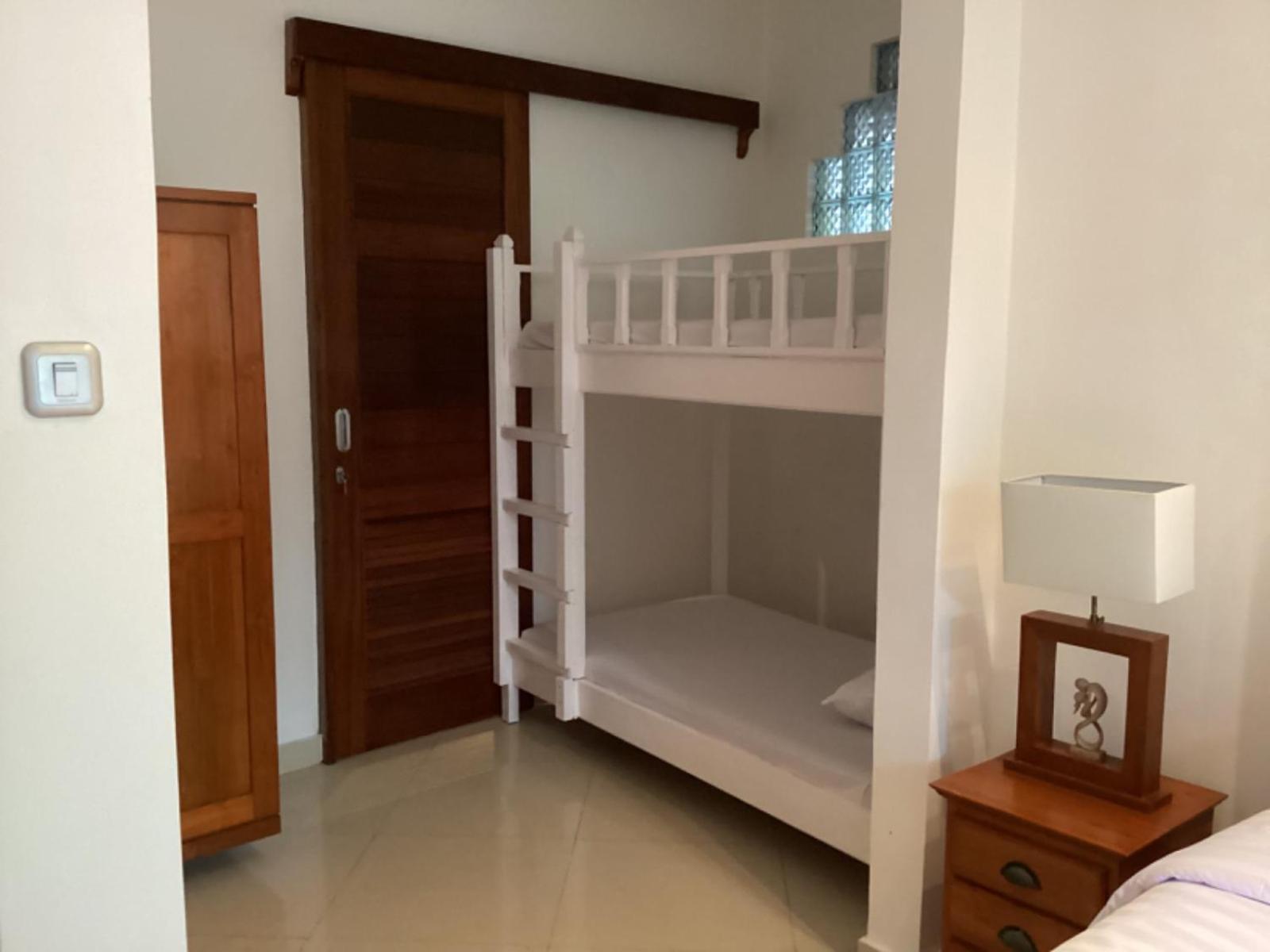 Puri Oka Beach Bungalows 甘地达萨 外观 照片