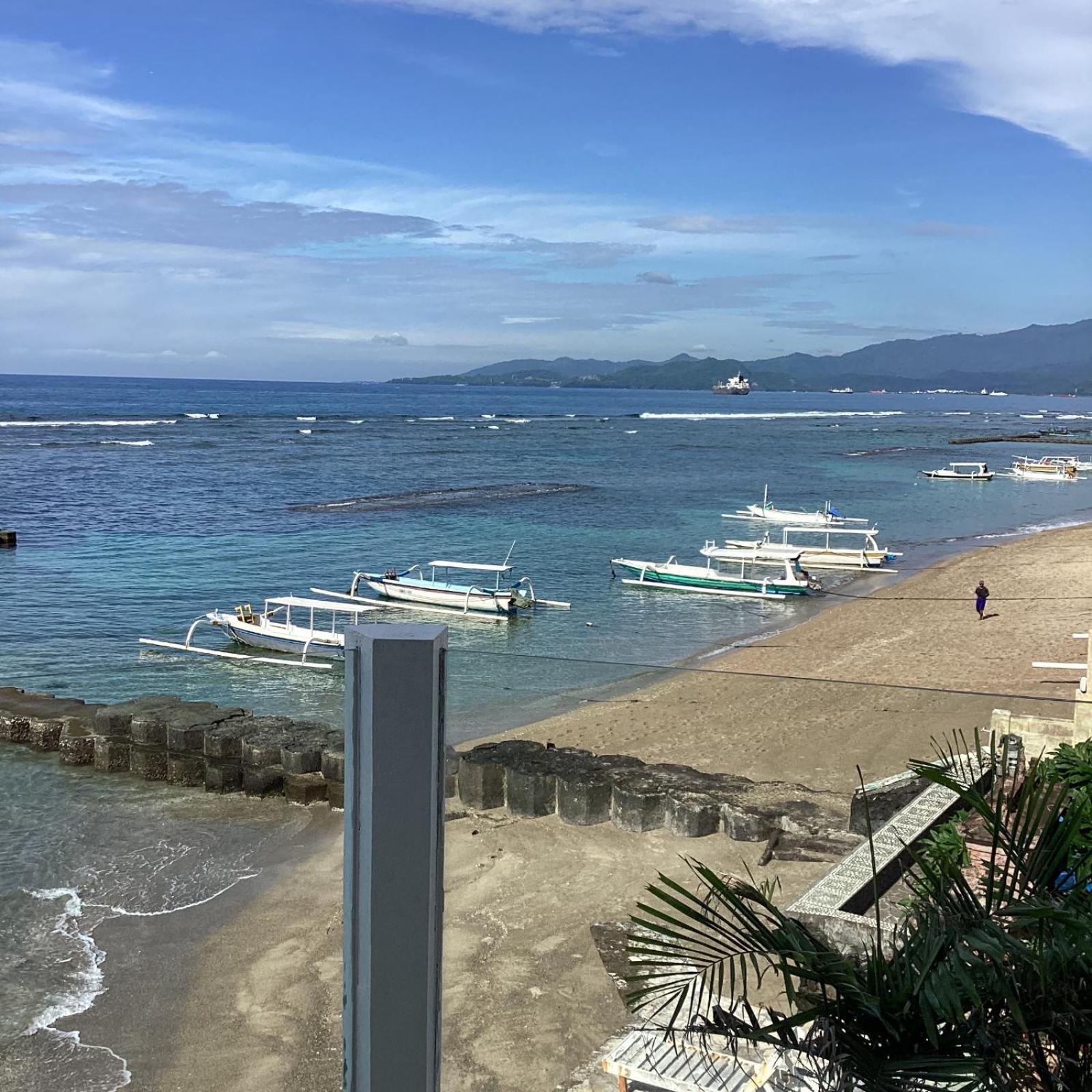 Puri Oka Beach Bungalows 甘地达萨 外观 照片
