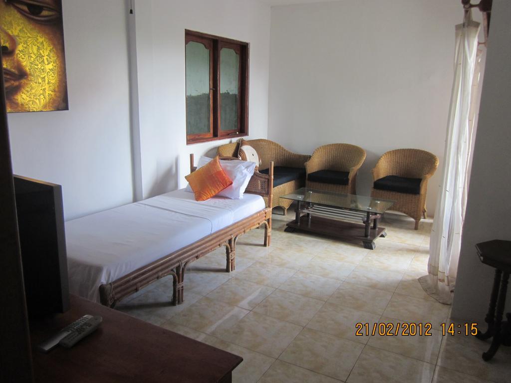 Puri Oka Beach Bungalows 甘地达萨 外观 照片